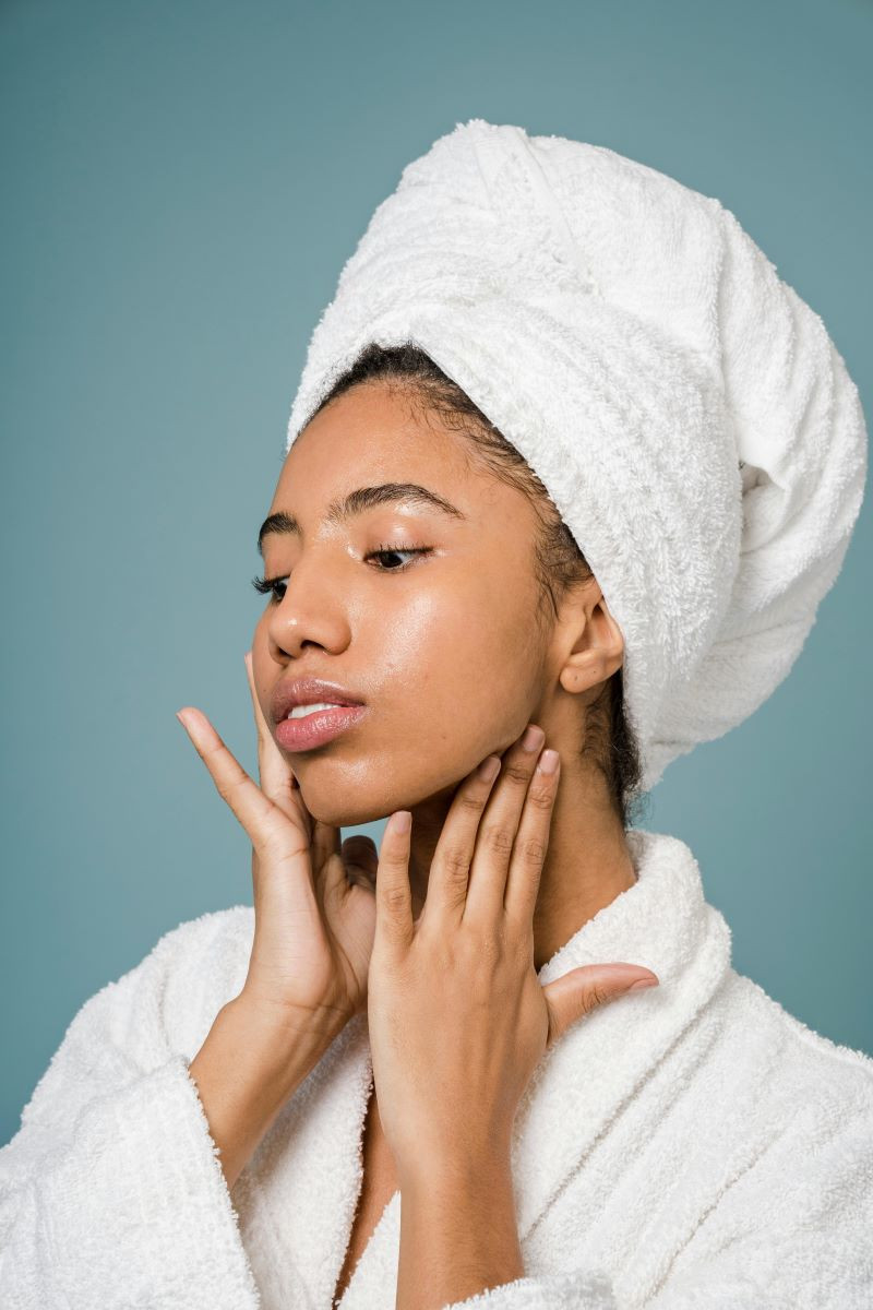 Unlock Youthful Skin with Castor Oil and Frankincense